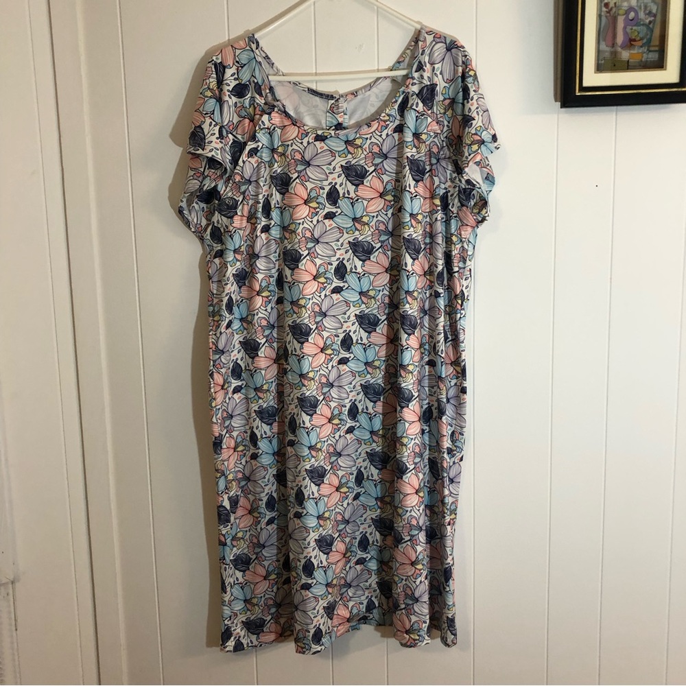 Three Little Tots Mommy Gown NWT Floral Pattern Size 2 (8-10)